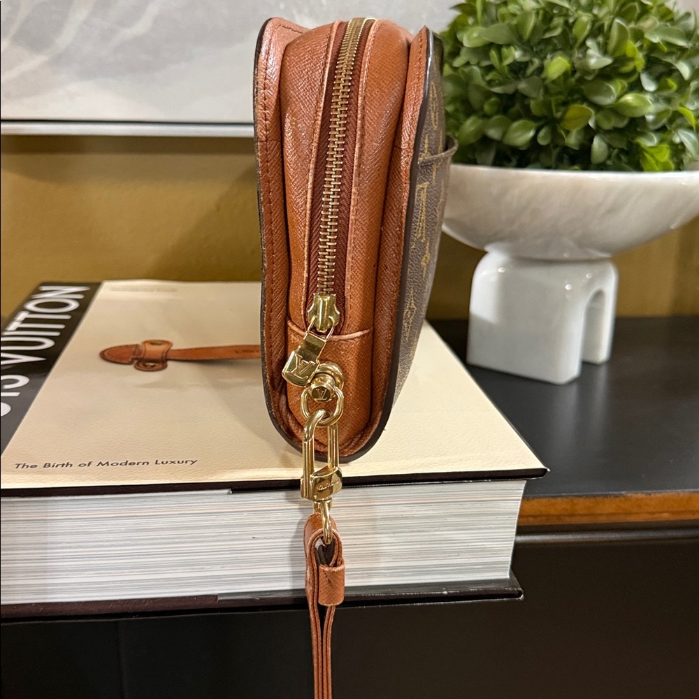 Louis Vuitton Orsay Hand Clutch - Picture 3 of 8